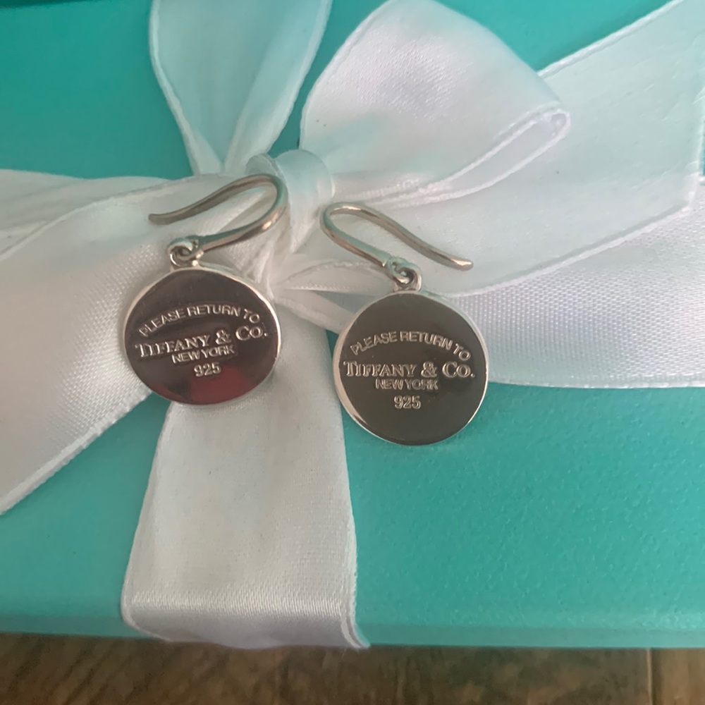 ❤️❤️Host Pick❤️❤️Tiffany & Co Round Tag Dangle Earrings Sterling Silver